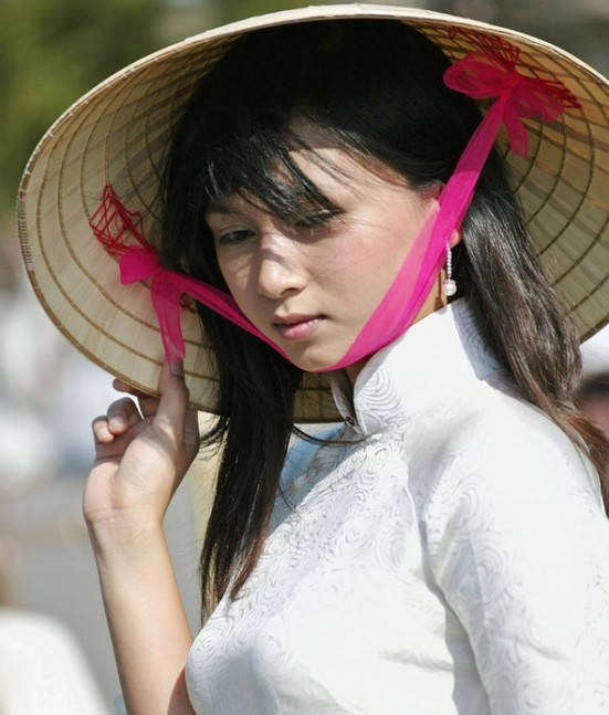 128间房主播跳舞 香烟迷雾